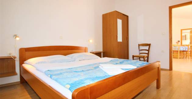 Apartman Lucijana br. 7 – s balkonom, 150 m od plaže