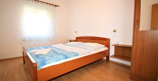 Apartman Lucijana br. 7 – s balkonom, 150 m od plaže