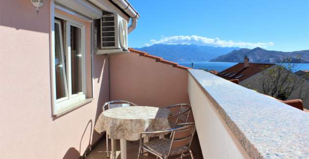 Apartman Lucijana br. 7 – s balkonom, 150 m od plaže