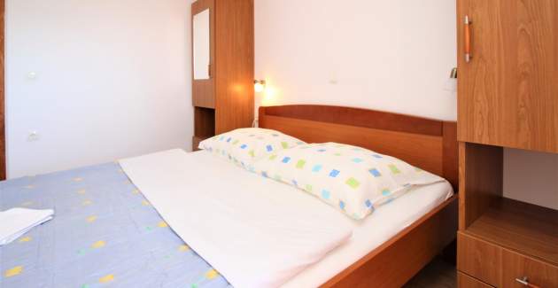 Apartman Lucijana br. 8 – s balkonom, 150 m od plaže