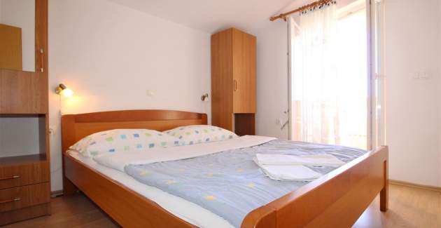 Apartman Lucijana br. 8 – s balkonom, 150 m od plaže