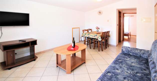 Apartman Lucijana br. 8 – s balkonom, 150 m od plaže