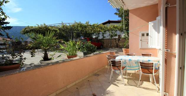 Apartman Lucijana br. 9 – s balkonom, 150 m od plaže
