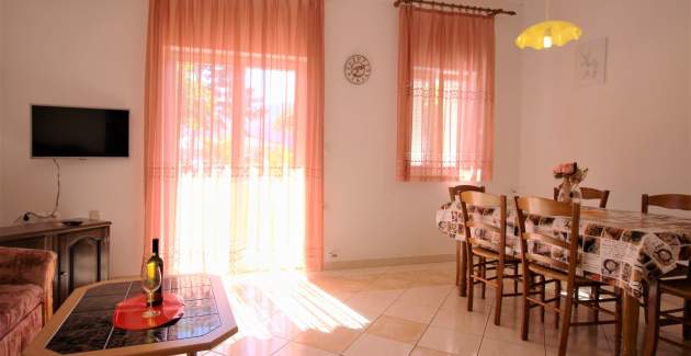 Apartman Lucijana br. 9 – s balkonom, 150 m od plaže