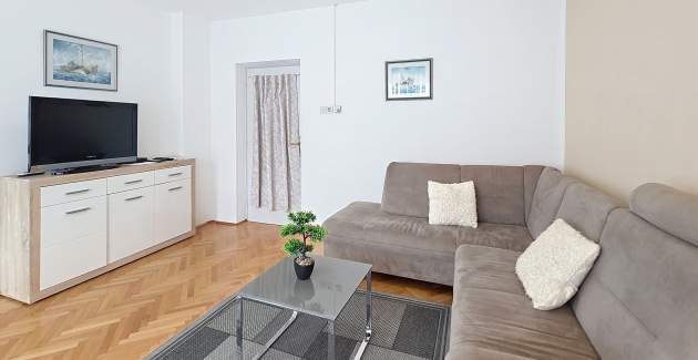 Apartment Zic Vesna – 350 m from the Beach