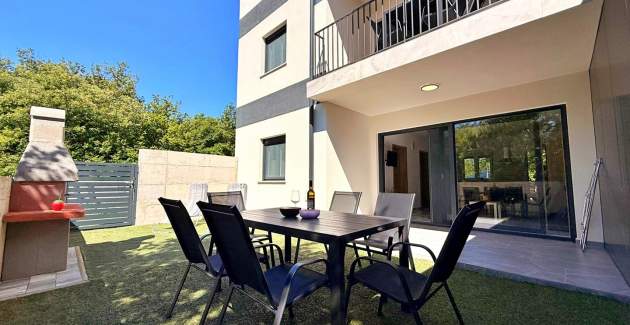 Apartment Lavanda Verde 2 — mit Pool
