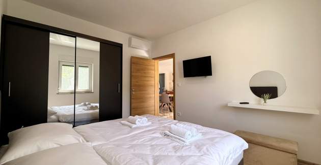 Apartment Lavanda Verde 2 — mit Pool