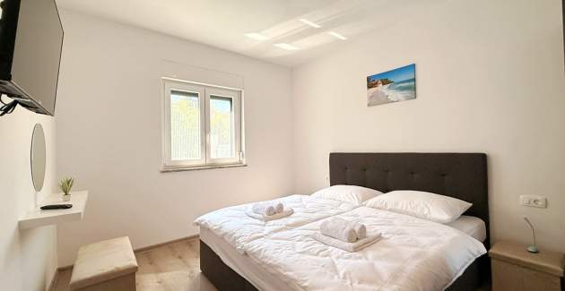 Apartment Lavanda Verde 2 — mit Pool