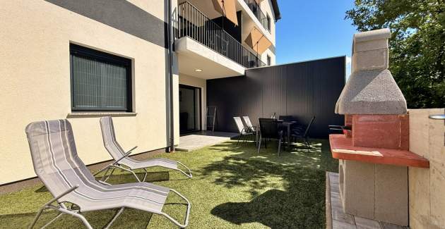 Apartment Lavanda Verde 2 — mit Pool