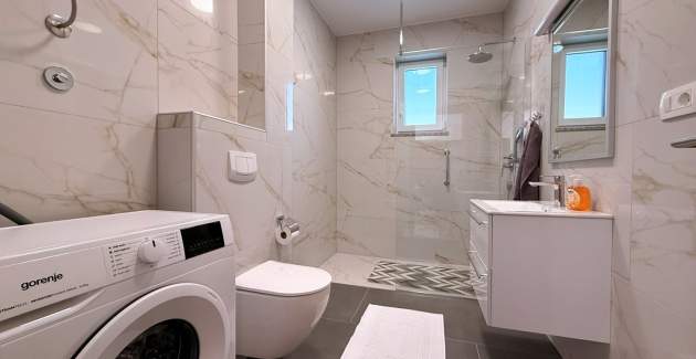 Apartment Lavanda Verde 2 — mit Pool