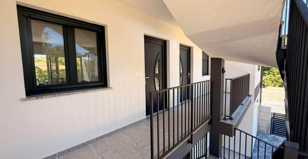 Apartment Lavanda Verde 2 — mit Pool