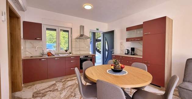 Apartment Lavanda Verde 2 — mit Pool
