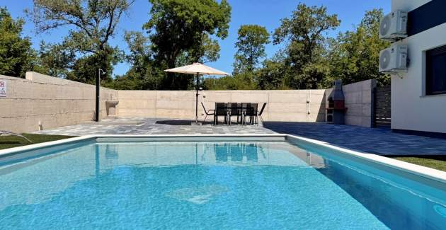 Apartment Lavanda Verde 2 — mit Pool