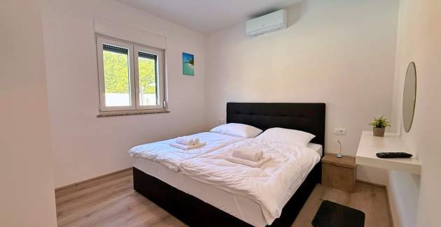 Apartment Lavanda Verde 2 — mit Pool