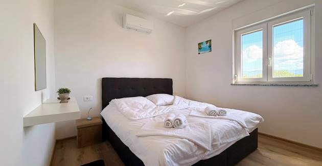 Apartment Lavanda Verde 3 — mit Pool