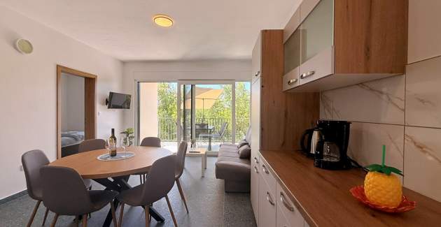 Apartment Lavanda Verde 3 — mit Pool
