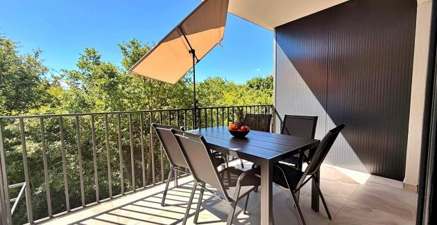 Apartment Lavanda Verde 3 — mit Pool