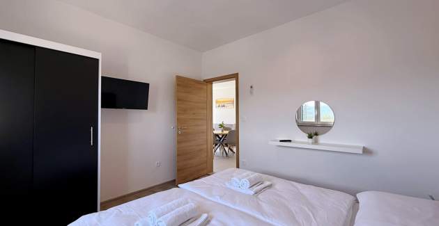 Apartment Lavanda Verde 5 — mit Pool