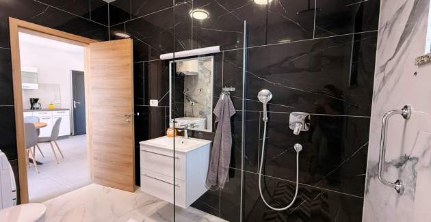 Apartment Lavanda Verde 5 — mit Pool