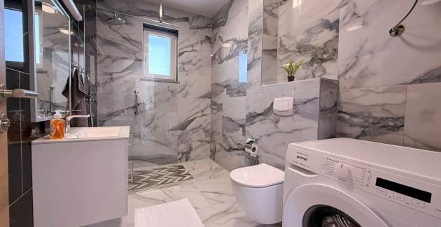 Apartment Lavanda Verde 5 — mit Pool