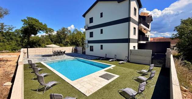 Apartment Lavanda Verde 5 — mit Pool