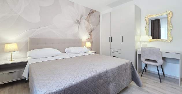 Ferienwohnung Gabrijela für 4 Personen mit Terrasse – nur 450 m vom Strand entfernt