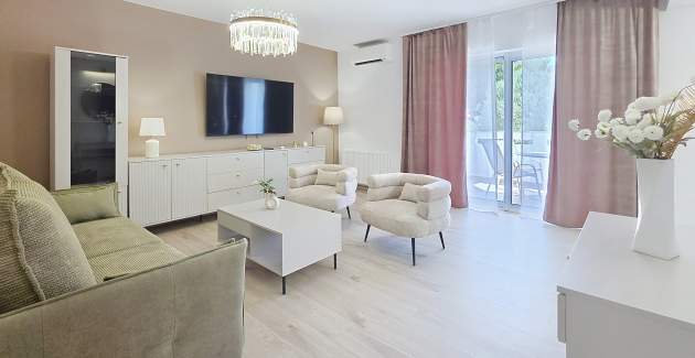 Ferienwohnung Gabrijela für 4 Personen mit Terrasse – nur 450 m vom Strand entfernt