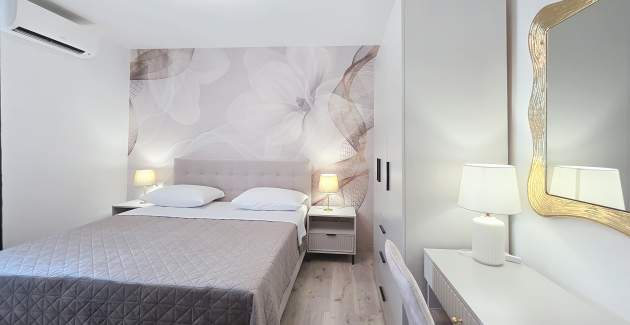 Ferienwohnung Gabrijela für 4 Personen mit Terrasse – nur 450 m vom Strand entfernt