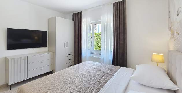 Ferienwohnung Gabrijela für 4 Personen mit Terrasse – nur 450 m vom Strand entfernt