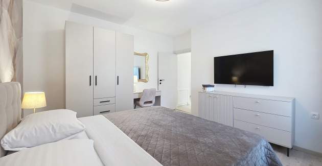 Ferienwohnung Gabrijela für 4 Personen mit Terrasse – nur 450 m vom Strand entfernt