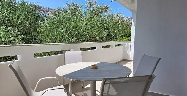 Ferienwohnung Gabrijela für 4 Personen mit Terrasse – nur 450 m vom Strand entfernt