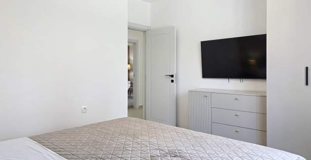 Ferienwohnung Gabrijela für 4 Personen mit Terrasse – nur 450 m vom Strand entfernt