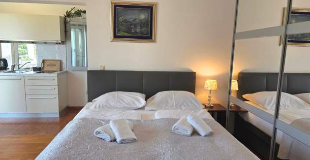 Studio Apartment No. 4 Heaven – adults only