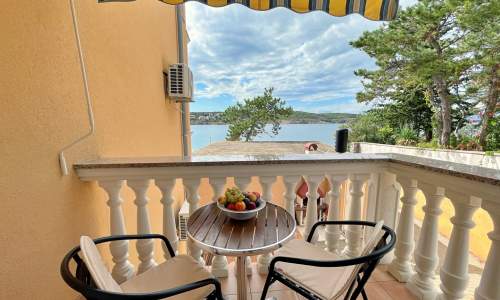 Appartamento Tiha Lili 2 – 10 m dalla spiaggia, vista mare
