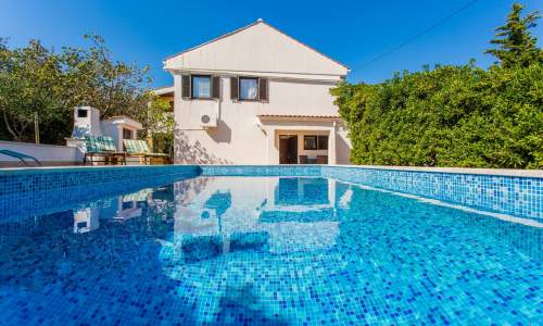 Appartamento Zeljko A4 con piscina e terrazza