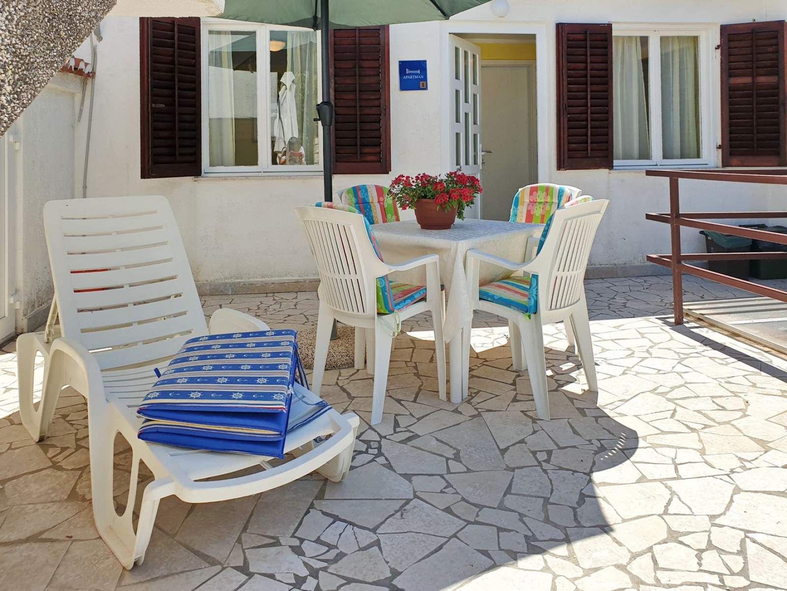 Apartment Devcic - Sea View, 40 m from Sea
