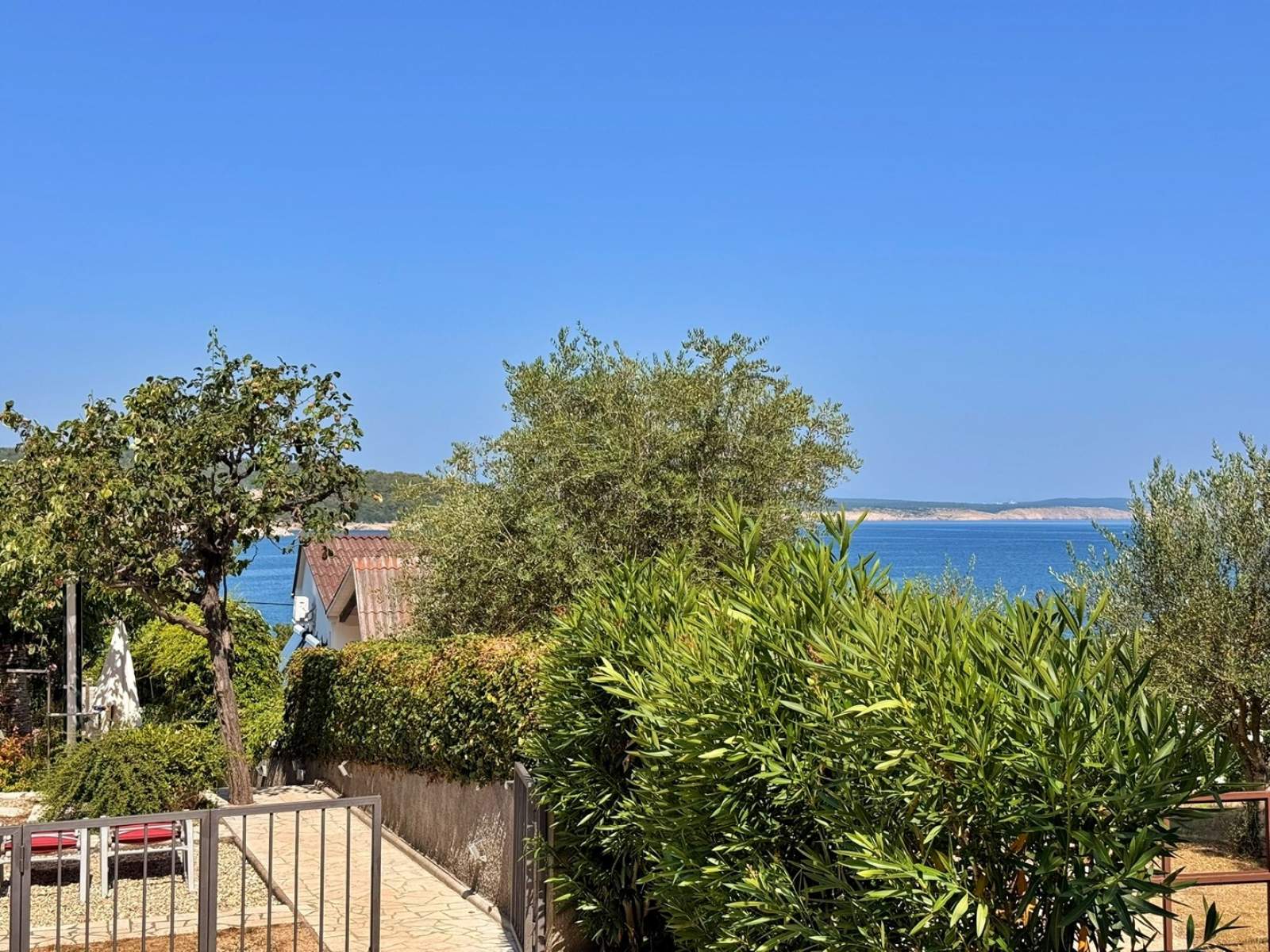 Apartment Beakovic – 40 m from the Sea