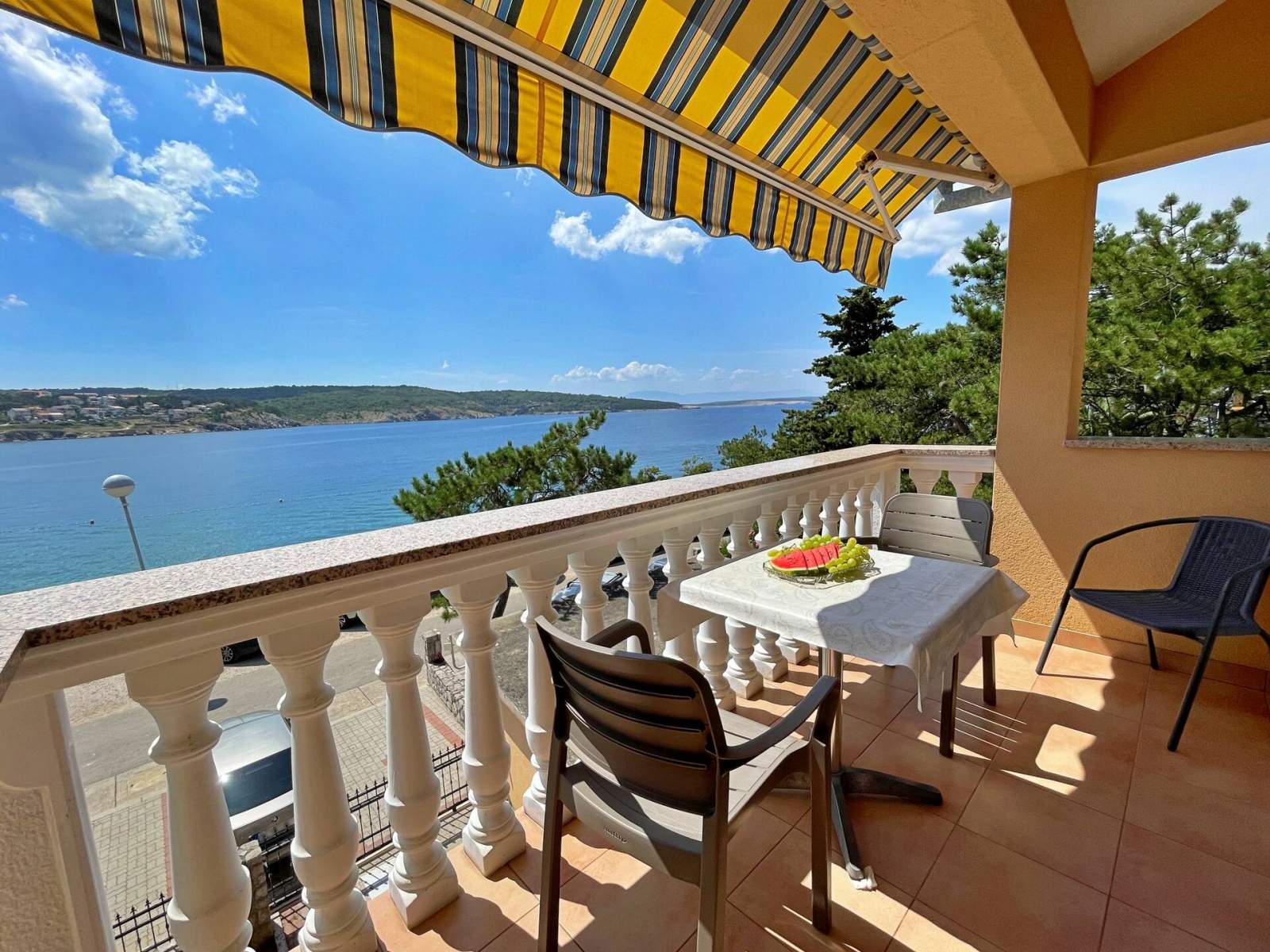 Appartamento Tiha Lili 3 – 10 m dalla spiaggia, vista mare