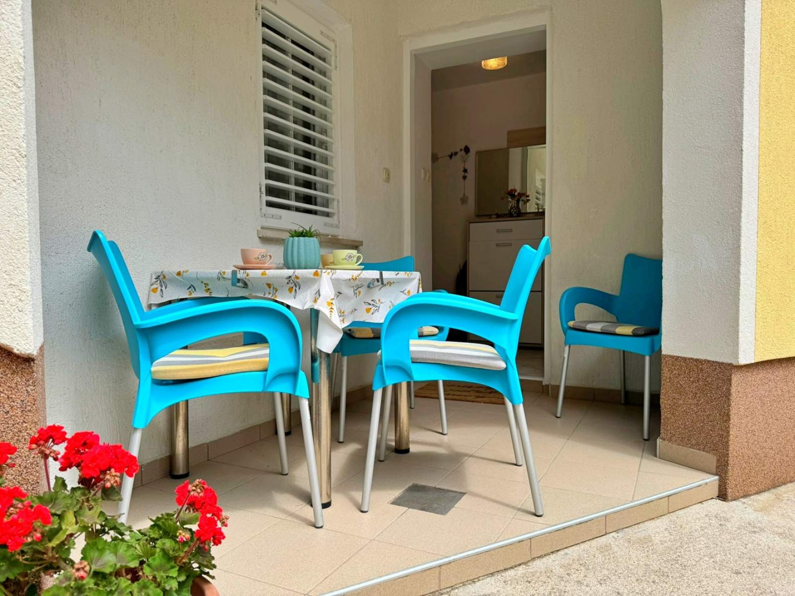 Apartman Car – 90 m od mora