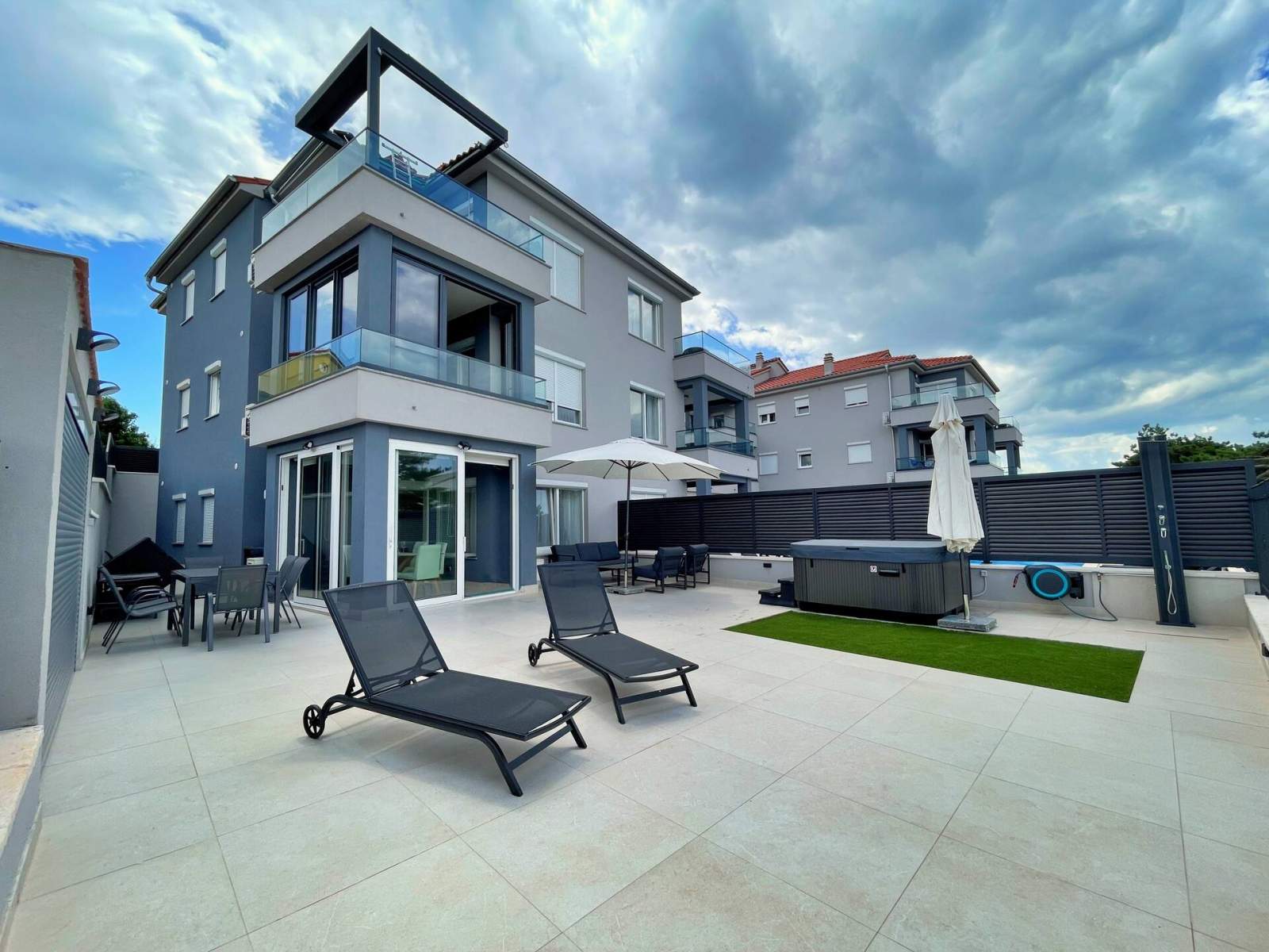 Appartamento SeaLuxe – Jacuzzi e vista mare