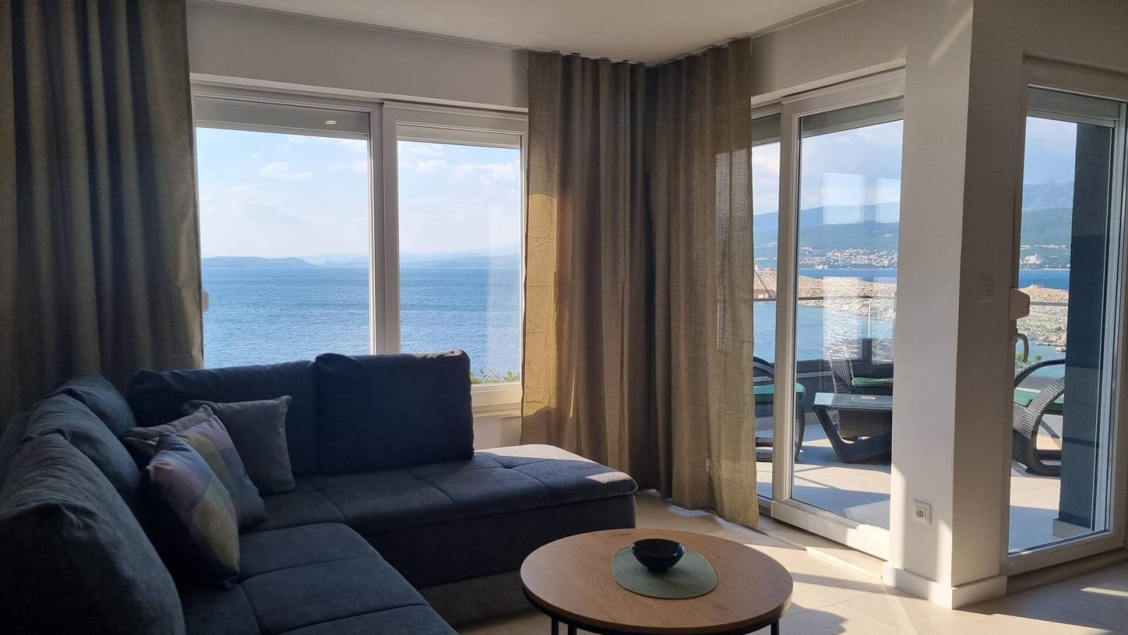 Appartamento Punta Silo A8 – piscina e vista mare