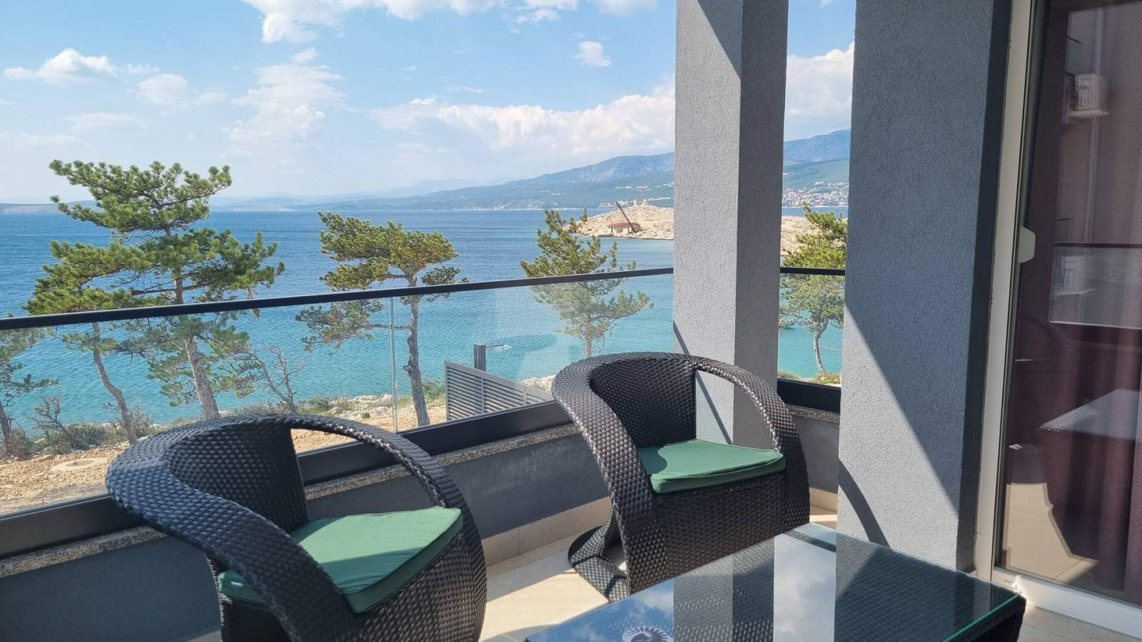 Apartman Punta Šilo B5 – bazen i pogled more