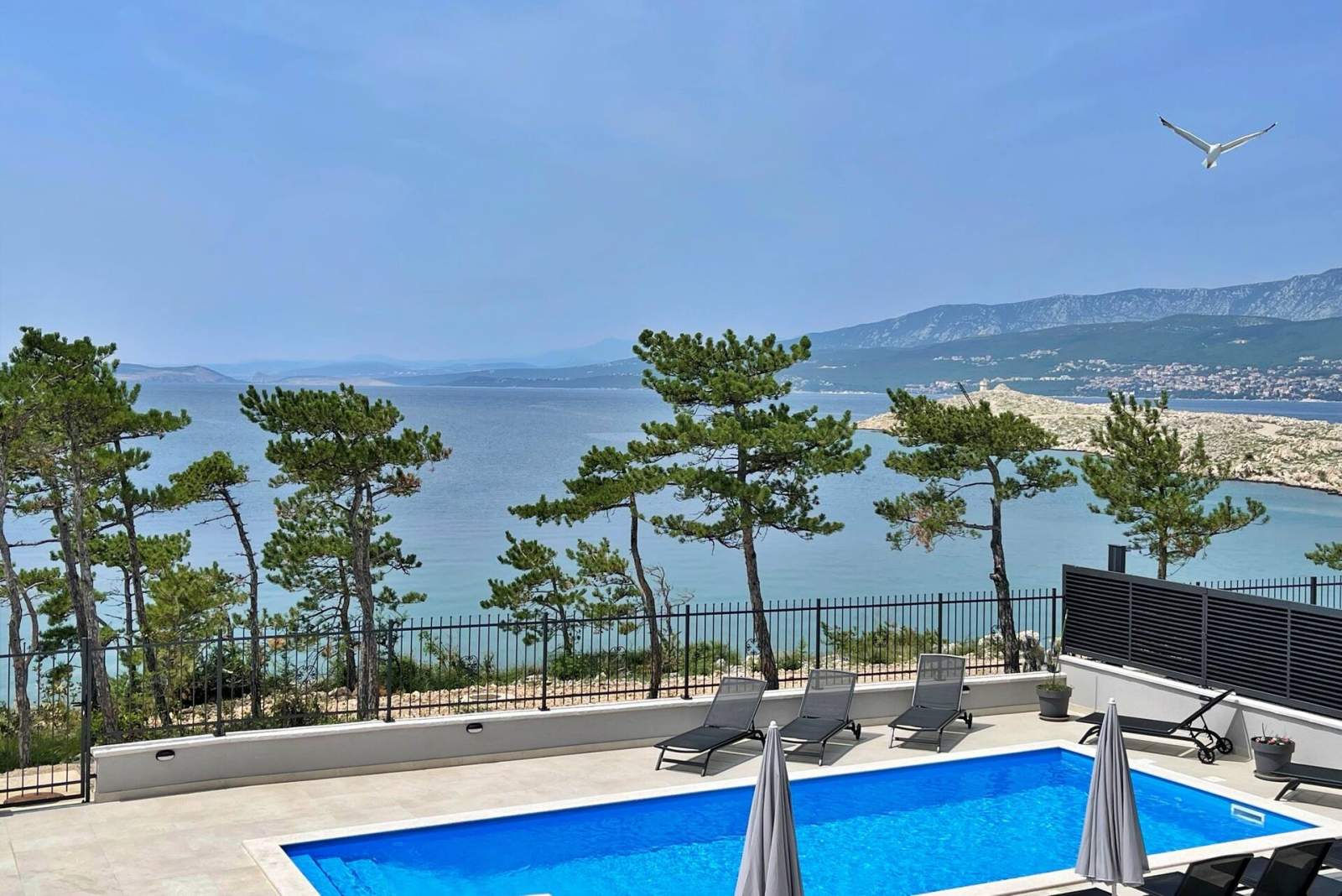 Apartman Punta Šilo A7 – bazen i pogled more