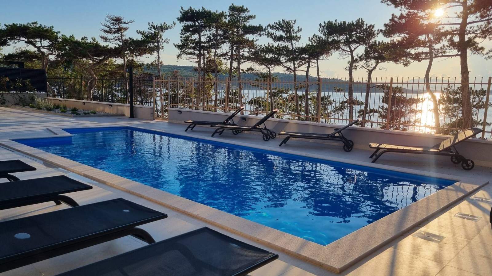 Monolocale Punta Silo A4 – Piscina e vista mare