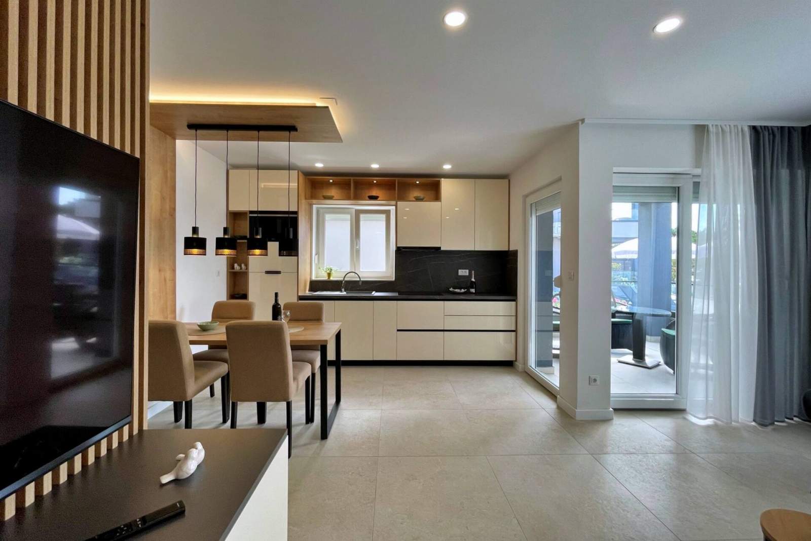 Apartman Punta Šilo B1 – bazen i pogled more