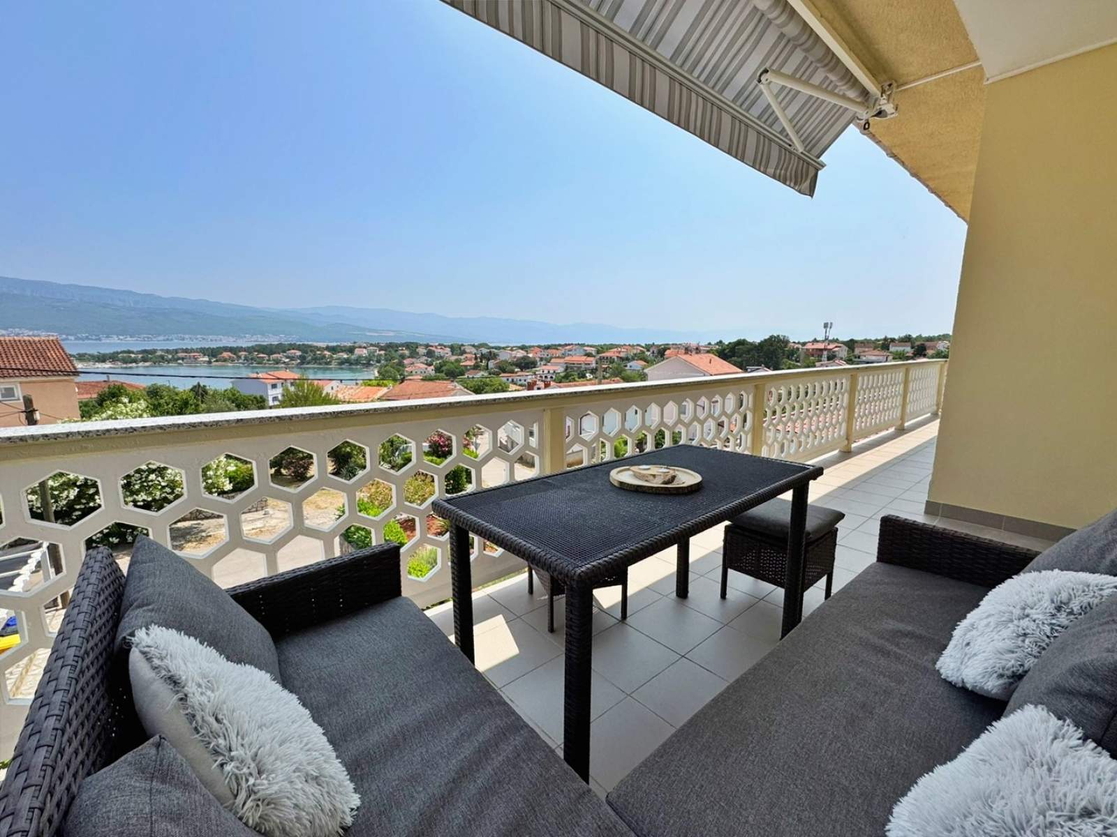 Appartamento Rozi – vista mare e balcone