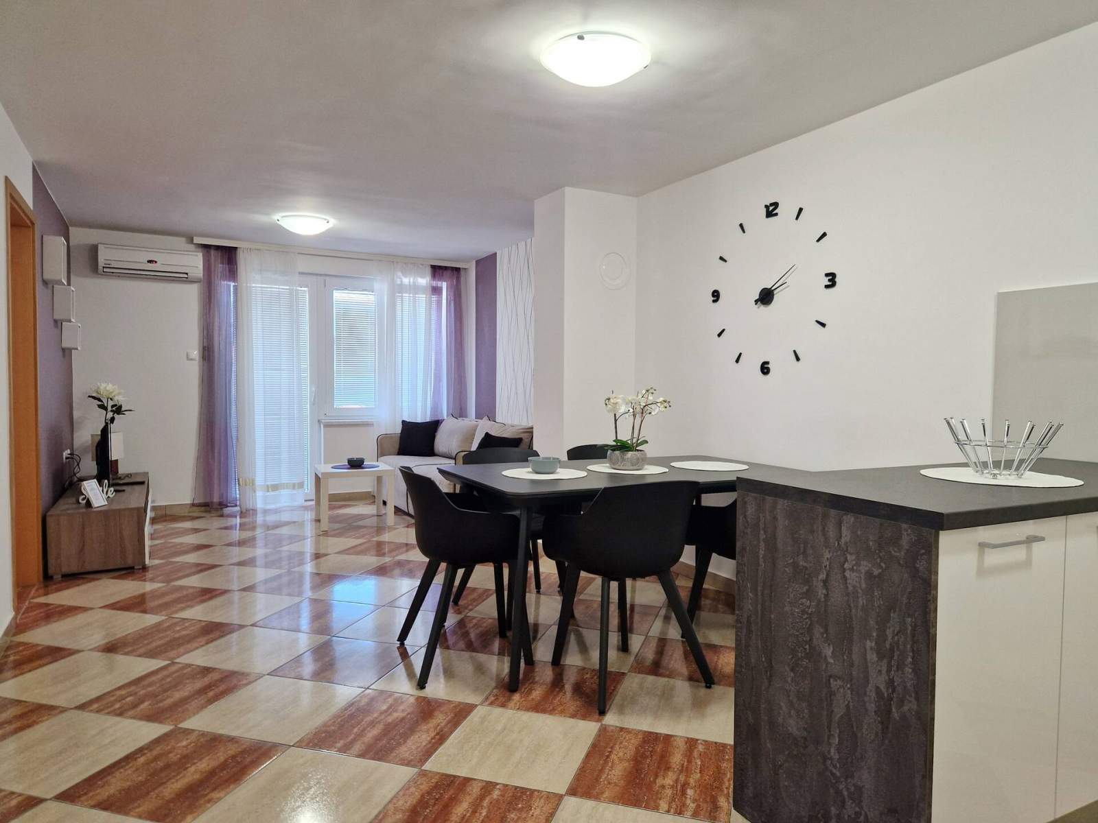 Apartman Brnic AQ 1 – s Balkonom, 90 m od Plaže