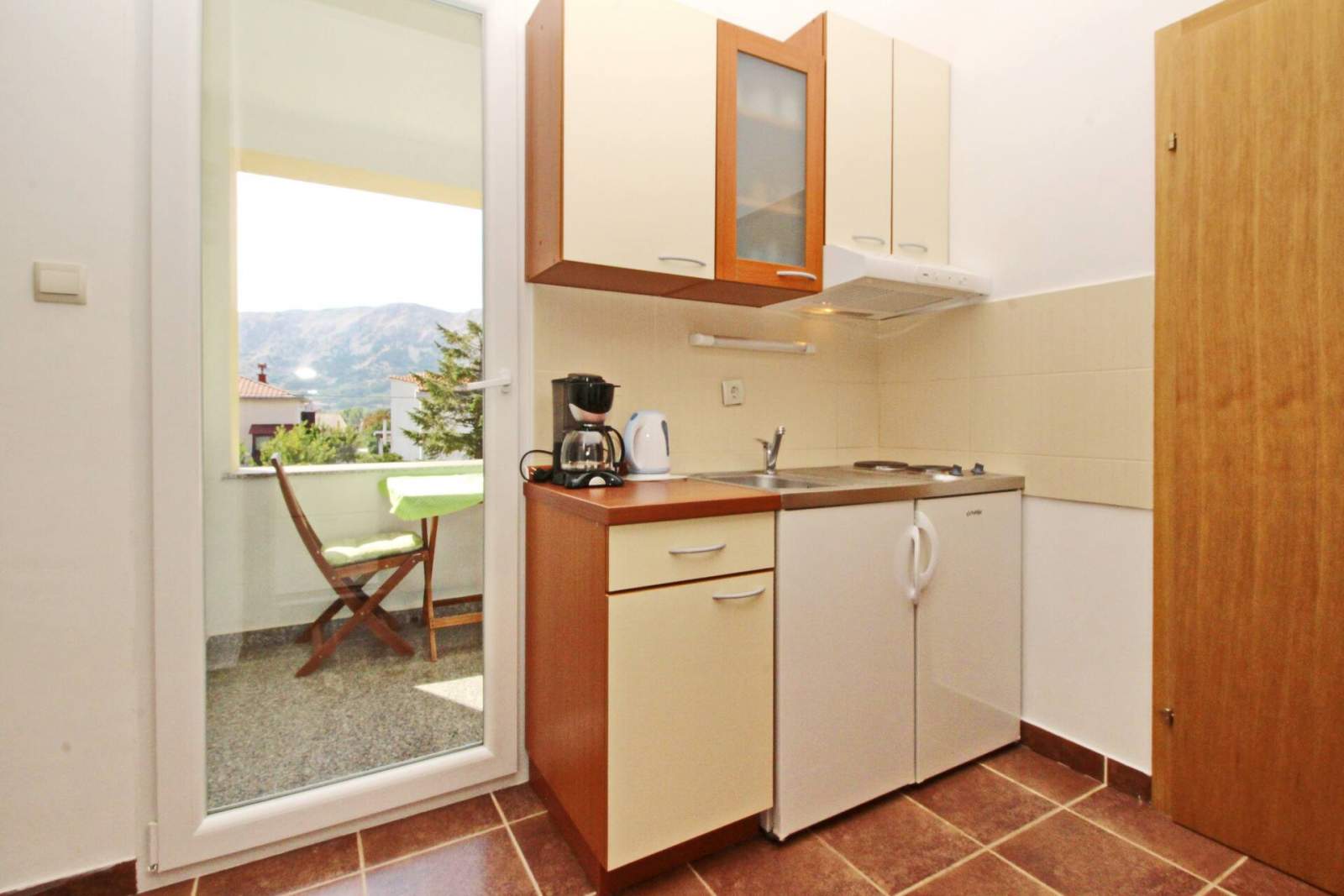 Appartamento Bebek – con balcone e parcheggio