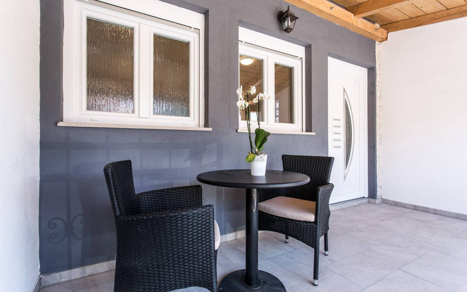 Appartamento monolocale Berisha 1 n.6 – con terrazza coperta