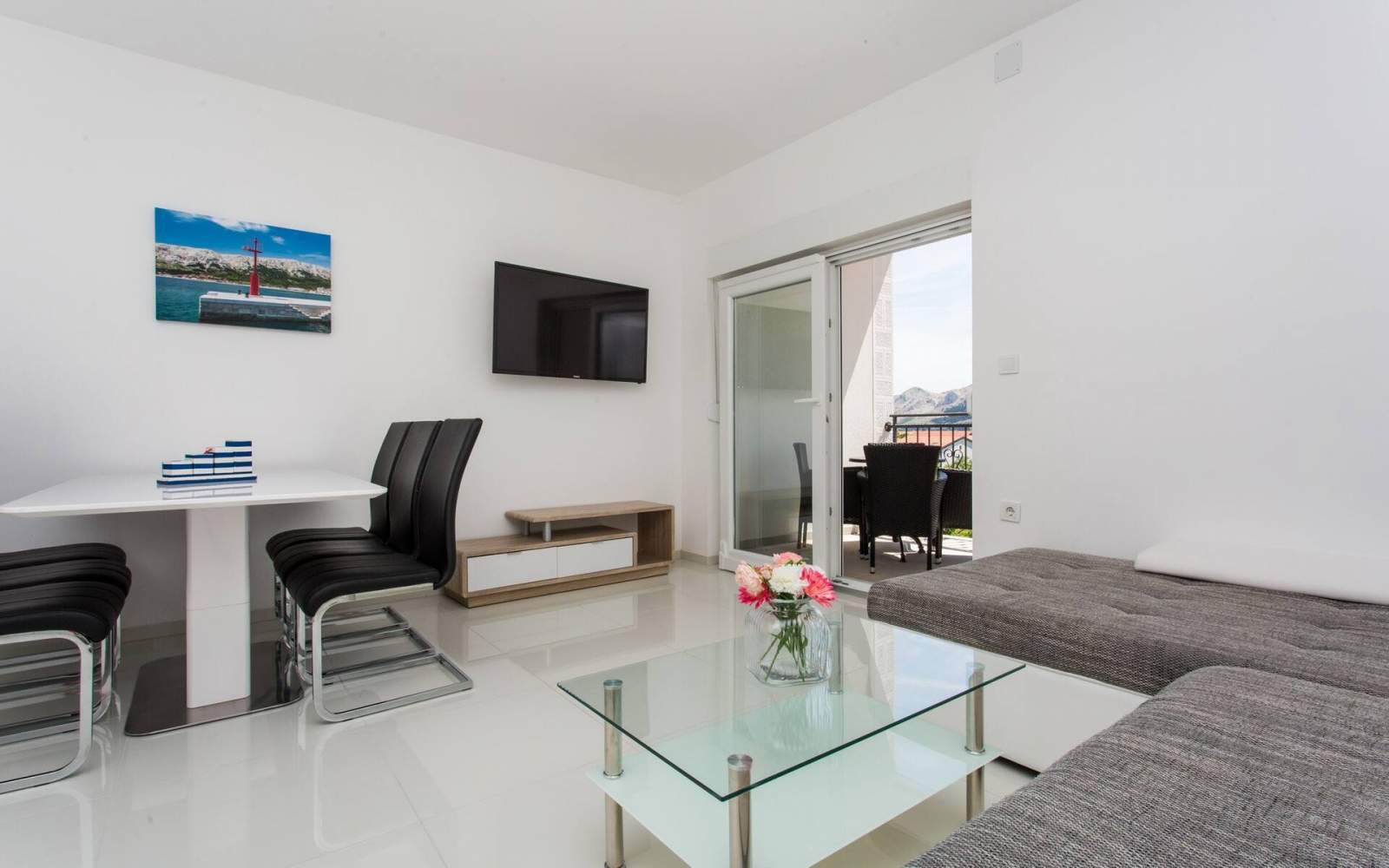 Appartamento moderno Berisha 1 n.5 – con balcone